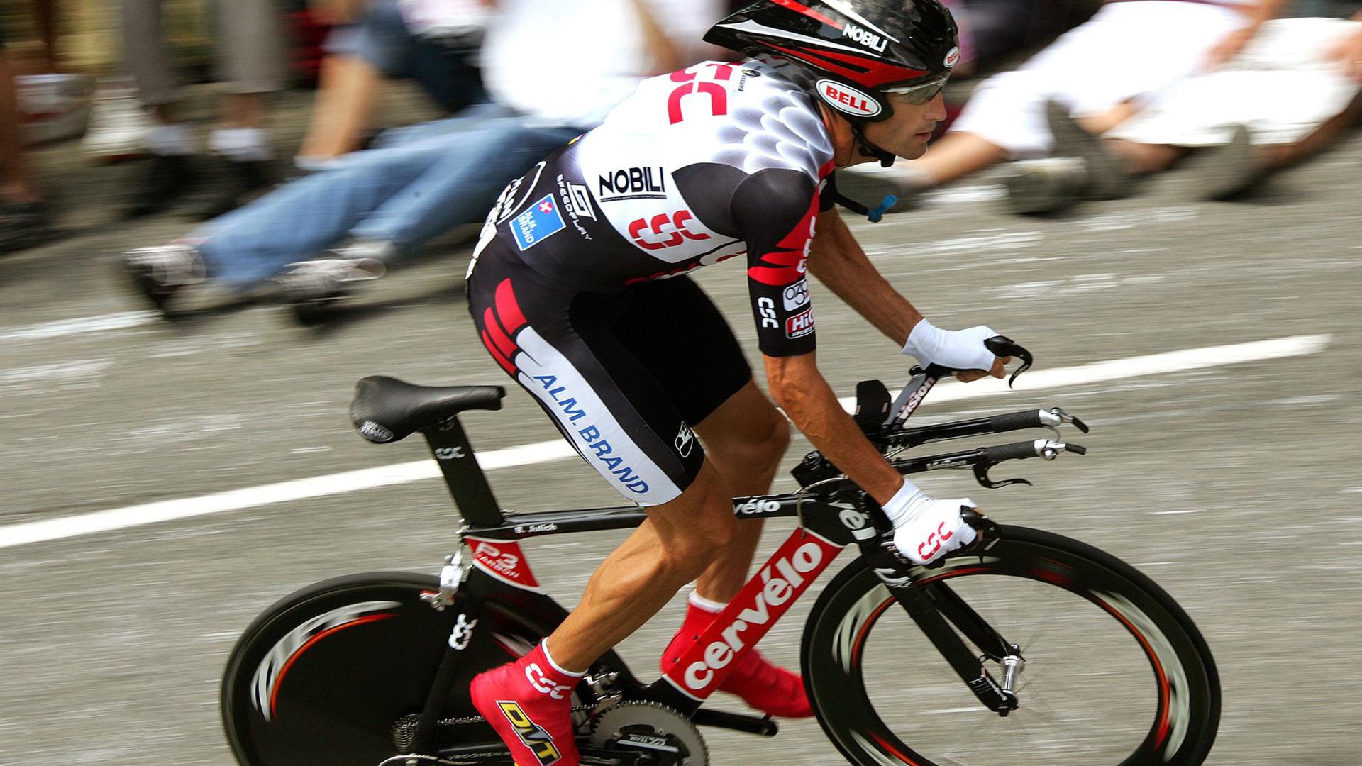 乒乓球机器人亮相助力训练智能升级，trainerbot智能乒乓球机器人